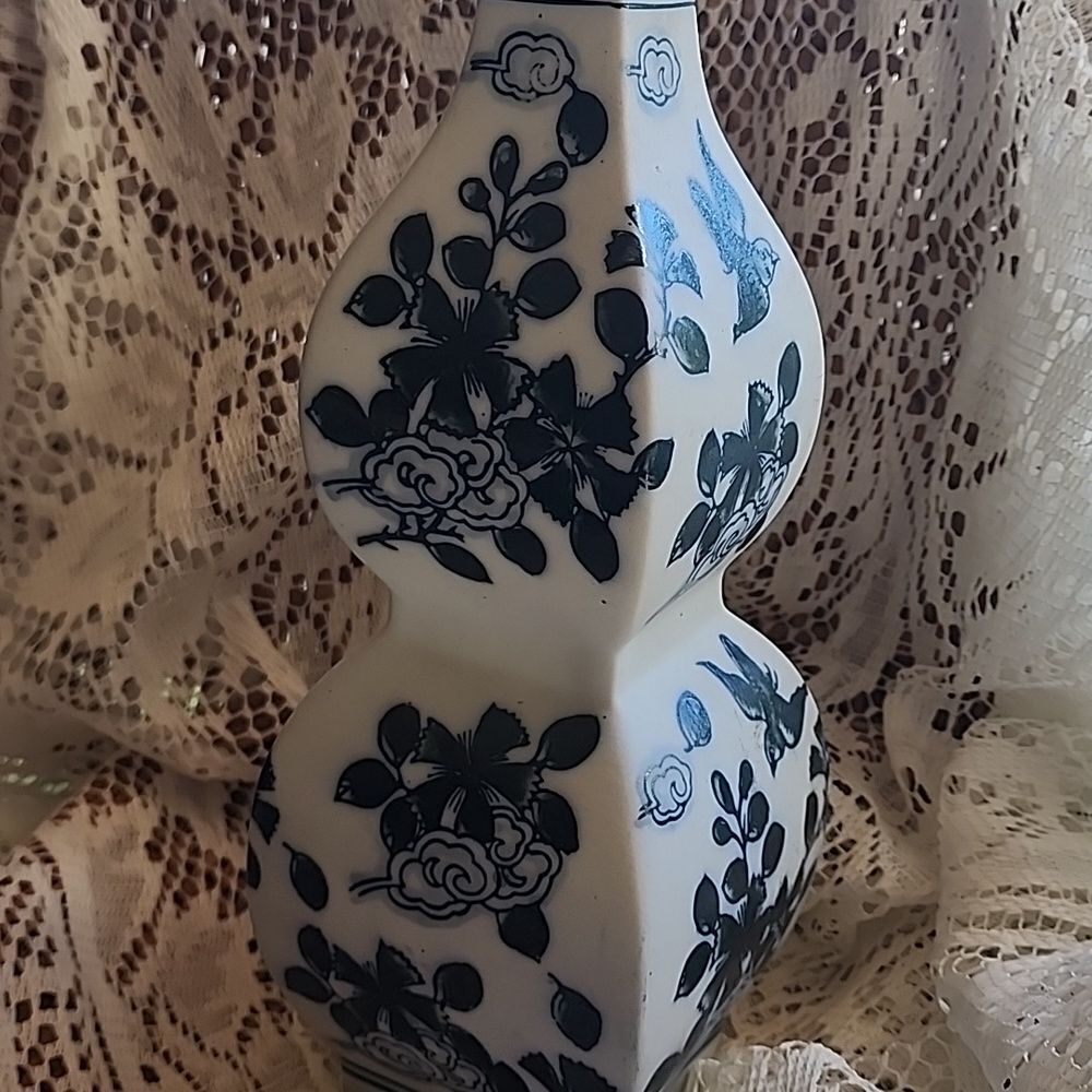 Chinoiserie Unique Shape Small Mouth Floral Bird Vase
